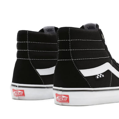 Vans Skate Sk8-Hi shoes in black and white with high-top design and skateboarding style, featuring Vans branding.